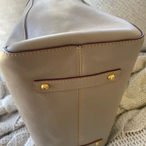 🤍🩶Dooney & Bourke Amelie Florentine Leather Shoulder Tote Bag -Light Taupe- - Picture 9 of 16